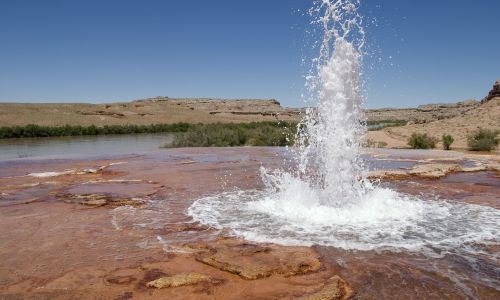 10057_11241_Crystal_Geyser_Utah_Green_River_md.jpg